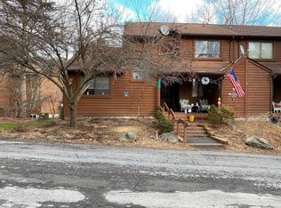 523 Wales Ct, Bushkill, PA 18324