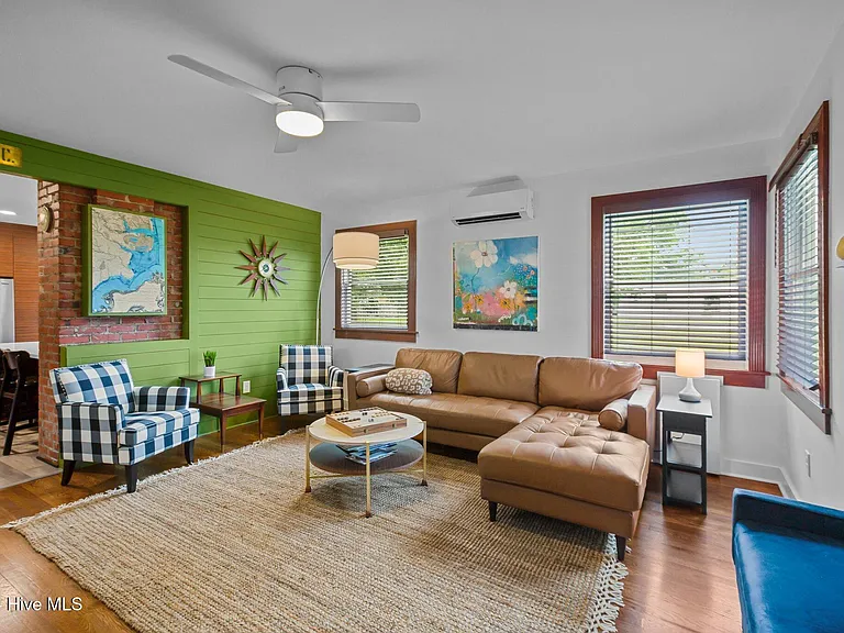 226 E Water St — Photo 5