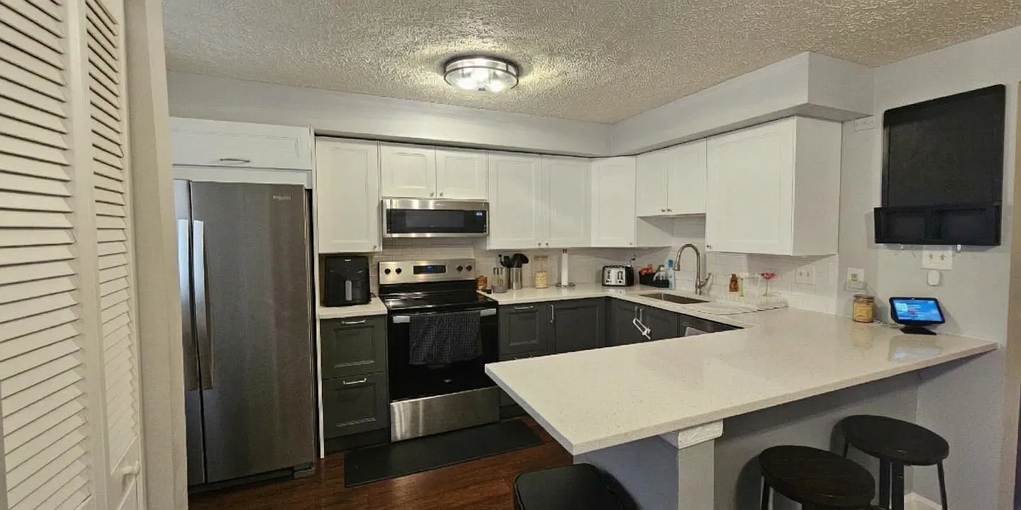 3 bed, 1595 sqft, $3,000 — Photo 3