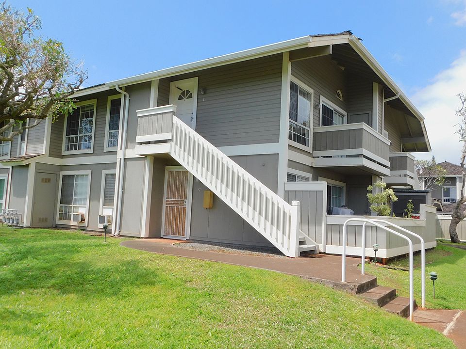 Upstairs corner unit on the perimeter of the complex, overlooking large park.