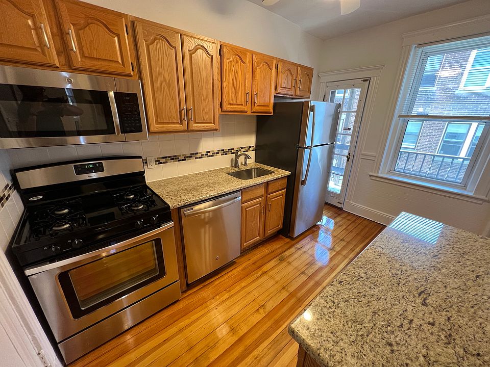 1st image of 80 Sutherland Rd APT 6