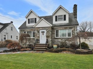 19 Washington St, Clark, NJ 07066