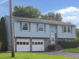 5071 Briarledge Rd, North Syracuse, NY 13212