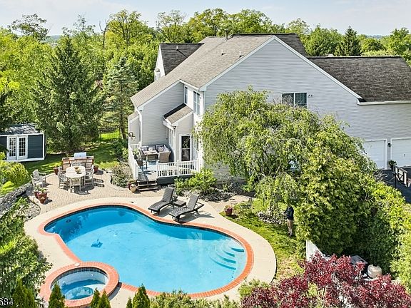 3rd image of 3 Williamson Ln