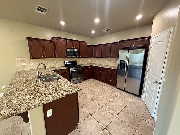5th image of 1735 W Humboldt Dr