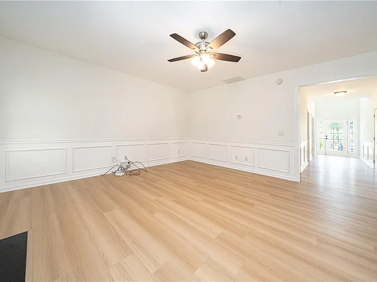 715 Moonlight Way — Photo 17