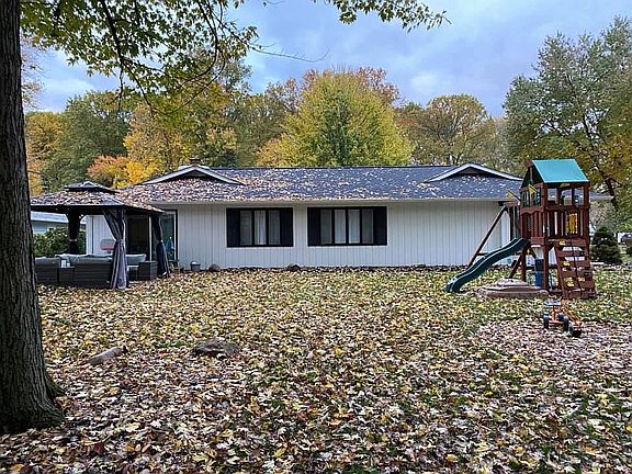 2nd image of 5905 Mills Creek Ln