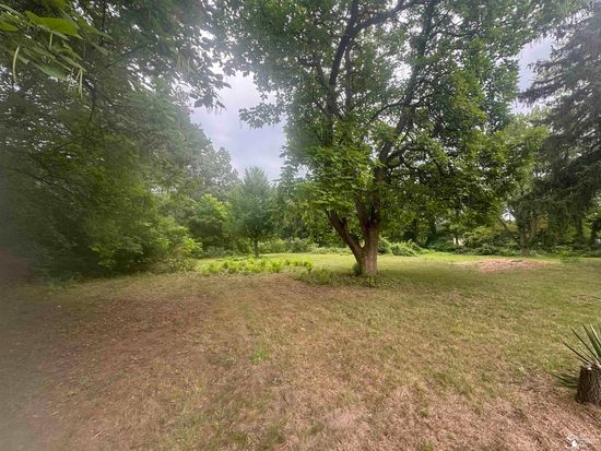 9750 Douglas Rd, Temperance, MI 48182
