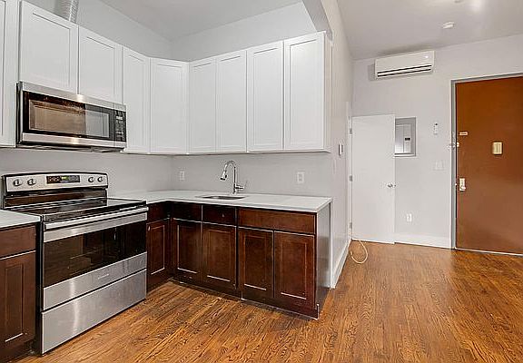 4th image of 229 W 136th St
