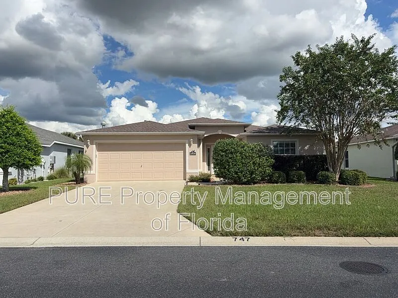 3 bed, 2.0 bath, 1647 sqft, $2,200 — Photo 2