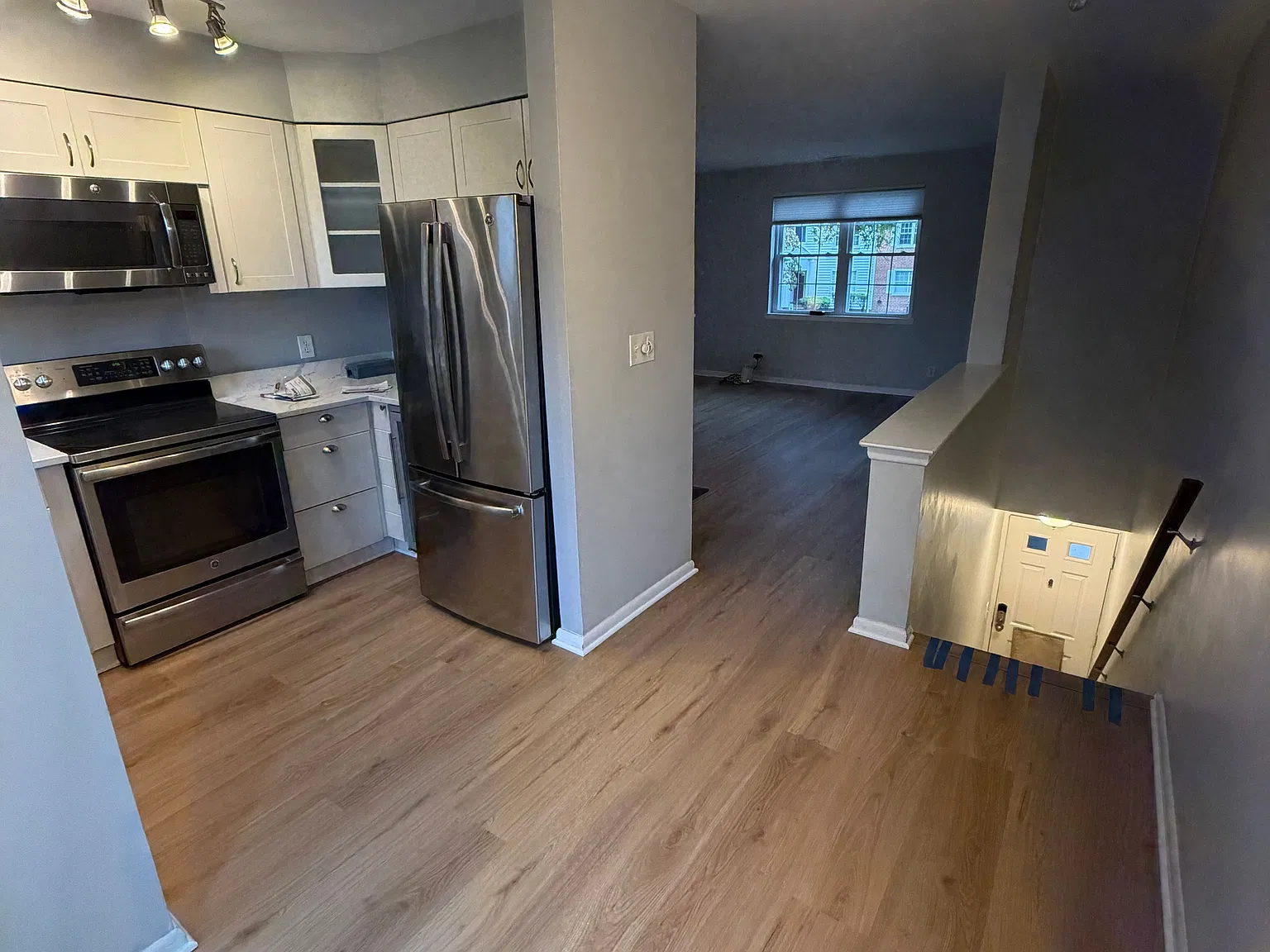 2 bed, 1.0 bath, 800 sqft, $2,300 — Photo 4