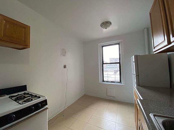 4th image of 610 W 145th St APT 4G