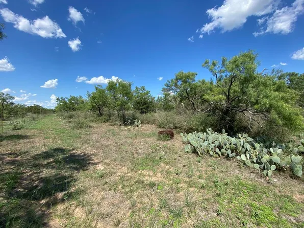 16 Jack Rabbit Rd, Doss, TX 78618