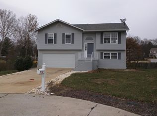 308 Grand Oaks Ct, Wentzville, MO
