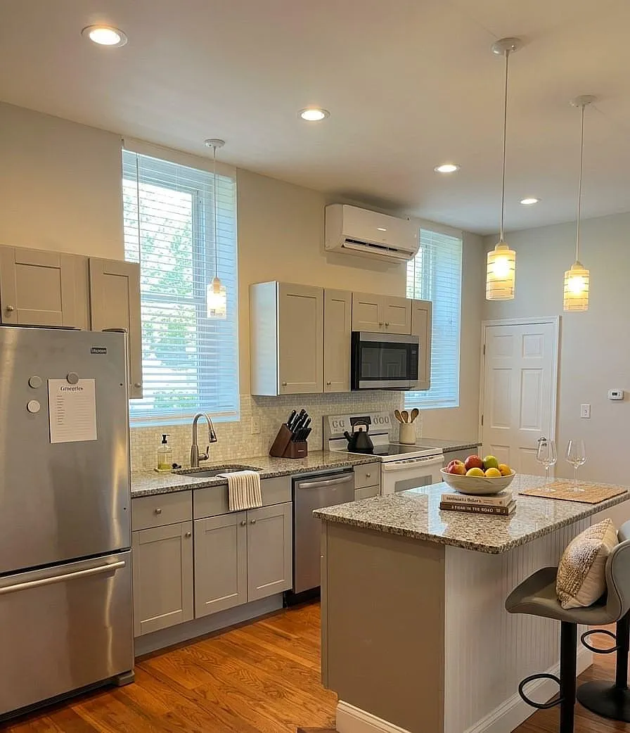 631 Garfield Ave — Photo 2