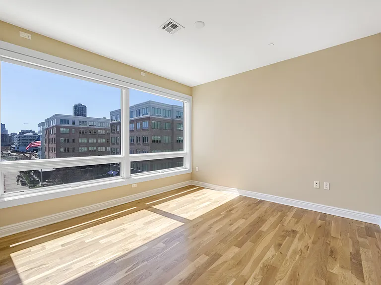 10 Main St #420 — Photo 14