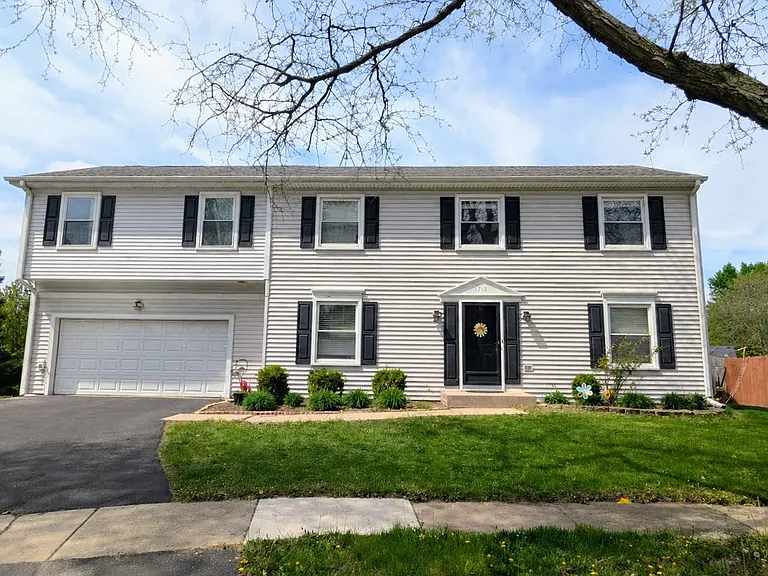 1719 Butler Ct — Photo 1