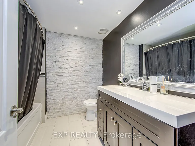 1225 Hedgestone Cres — Photo 36