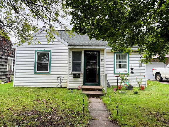 2nd image of 911 Lizzie St