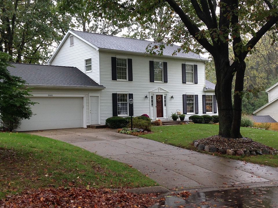 2nd image of 3001 Ridgeview Cir