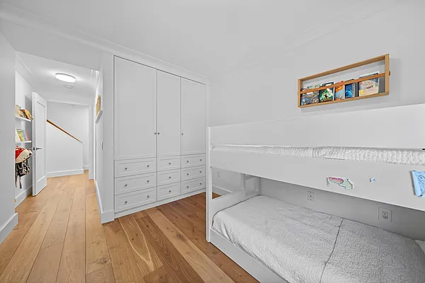 Sold by Hauseit LLC | media 23