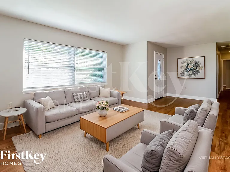 802 Morocco Ave — Photo 4
