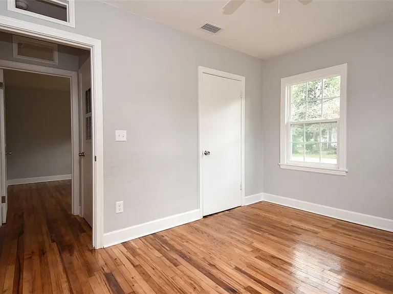 1028 NE 3rd Ave — Photo 10