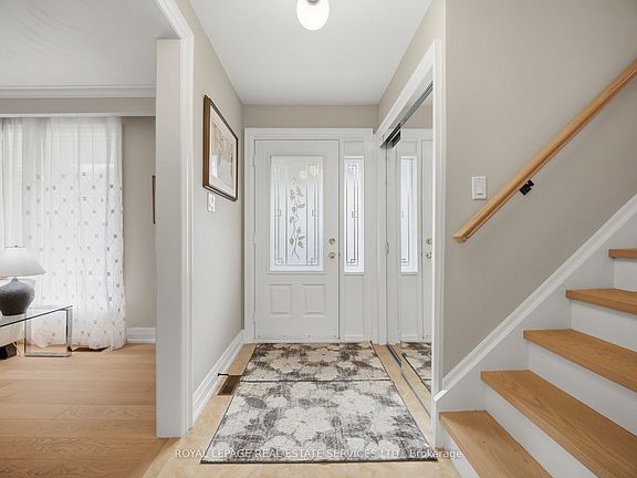5th image of 726 Netherton Cres