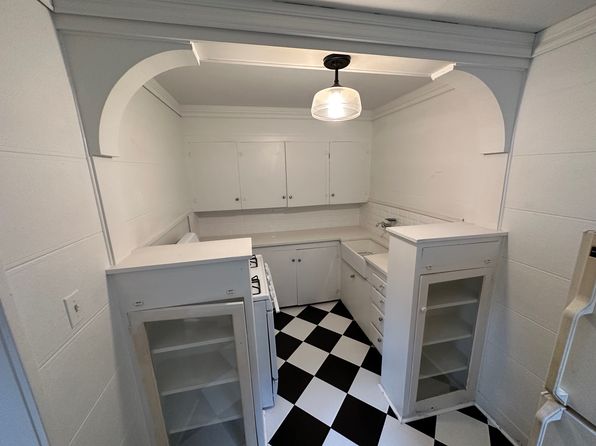 2229 NW Everett St APT 4