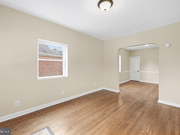 4th image of 2913 Rosalie Ave