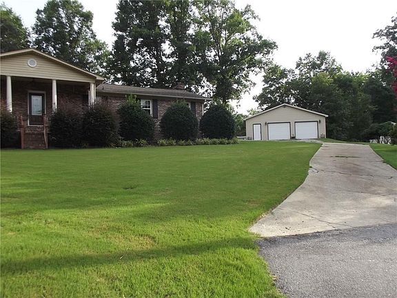 2nd image of 122 Dill Dr