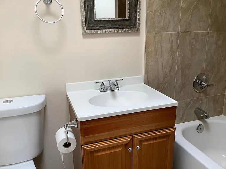 428 S Monterey St — Photo 11