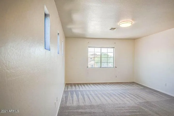 17584 W Acacia Ct — Photo 31