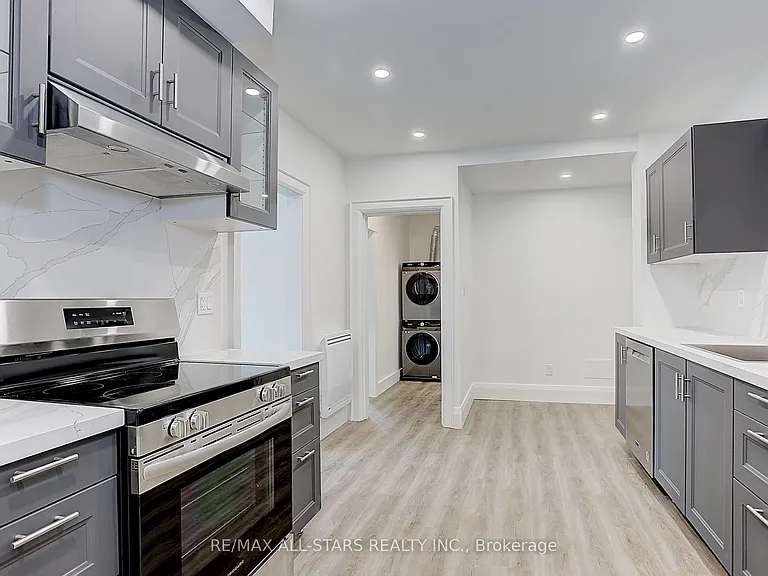 94 39th St #2 — Photo 2