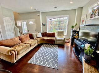 600 32nd St W #4, Minneapolis, MN 55408