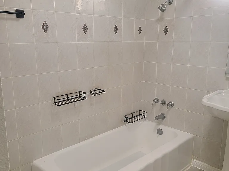 1618 Meade Ave — Photo 18
