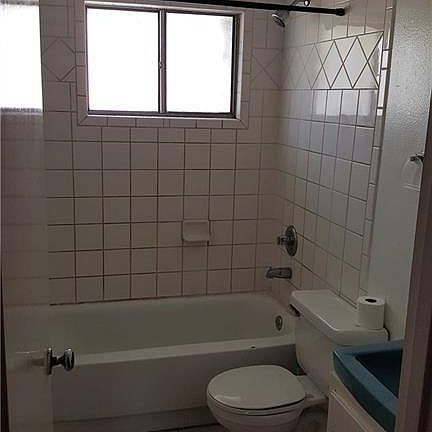 4th image of 10213 Sugarberry Ave