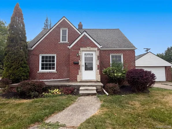 17590 Eastland St, Roseville, MI 48066