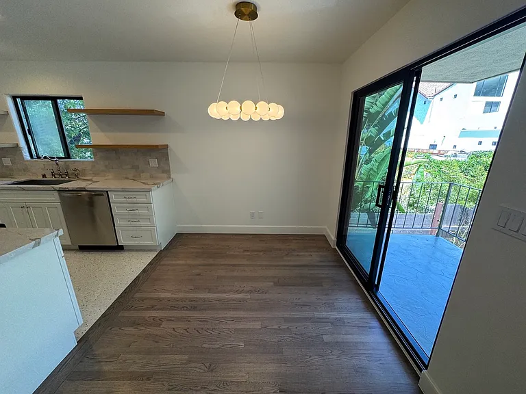 6345 Primrose Ave #10 — Photo 8