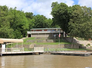 300 Westlake Trl, Litchfield, IL 62056