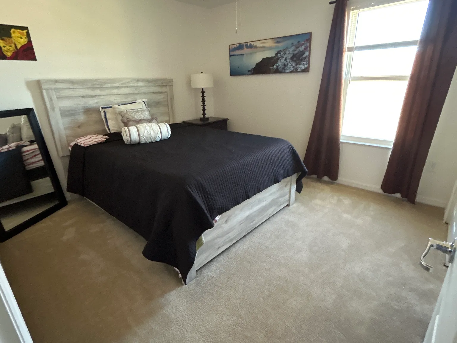 5 bed, 2814 sqft, $800 — Photo 1