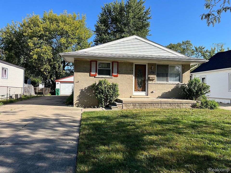 1st image of 28516 Beechwood St