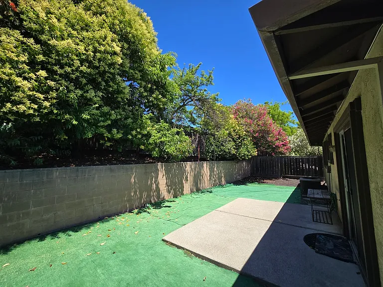 505 Mission Pl — Photo 16