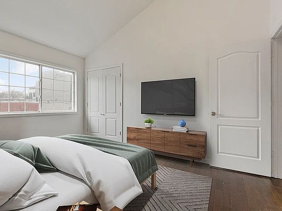 4th image of 691 Evergreen Ave #2