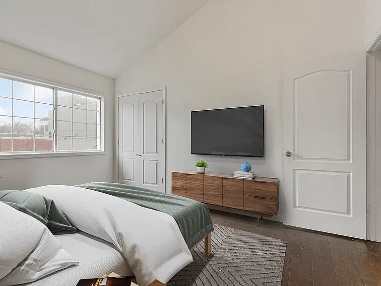 691 Evergreen Ave #2 — Photo 4