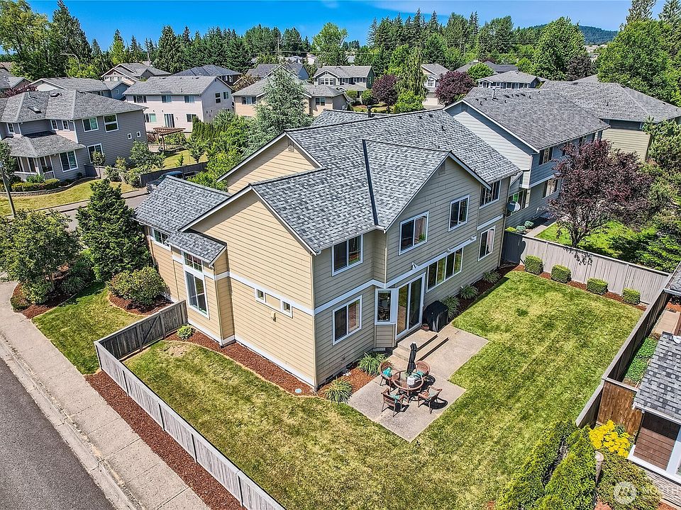 2nd image of 270 Kitsap Avenue NE