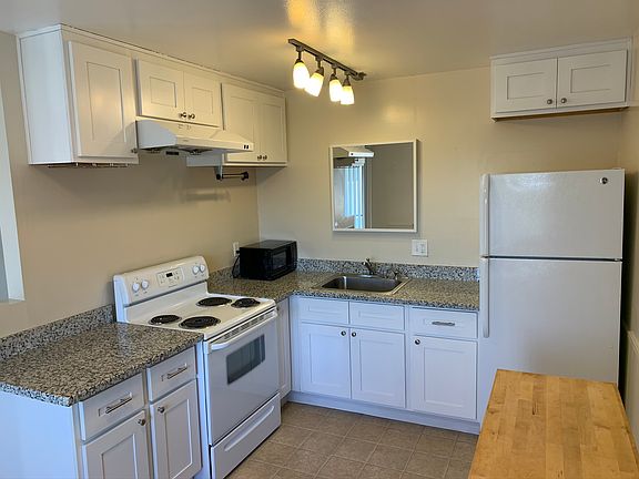 5th image of 1610 Cloverdale Ln #3C