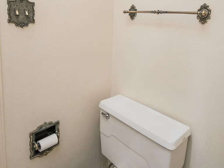 1813 Girard Blvd NE #11 — Photo 17