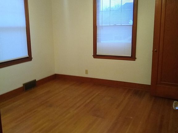5th image of 2116 Soclinton St