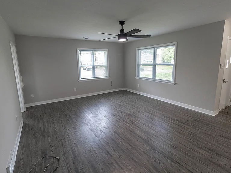 1007 Hardin St — Photo 3